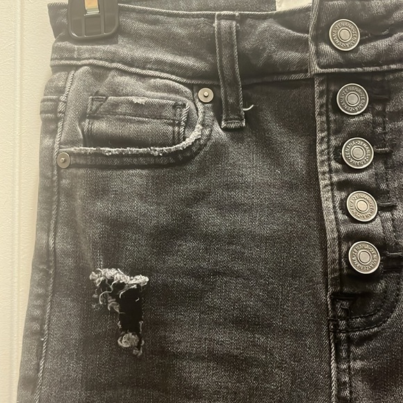 Zenana black distressed jeans. Excellent condition, only worn once. Size 25. - Picture 4 of 9